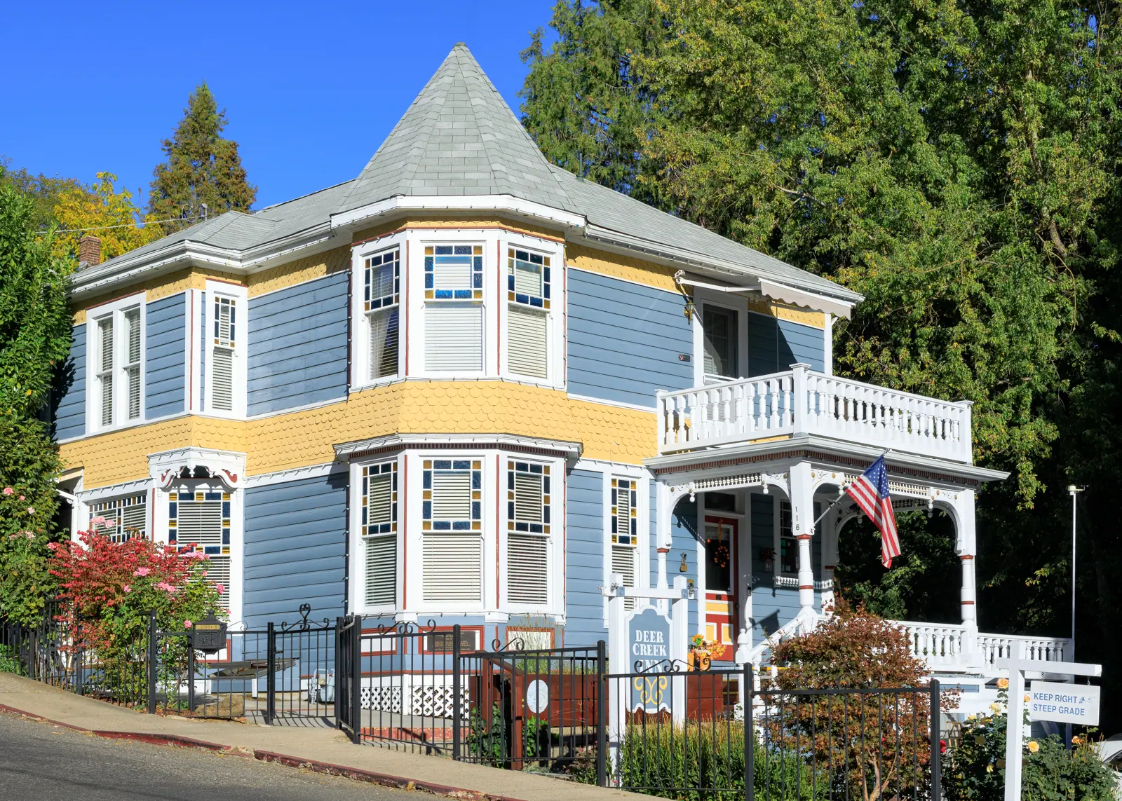 Illustrative photo of a hotel room, not of Olea Hotel