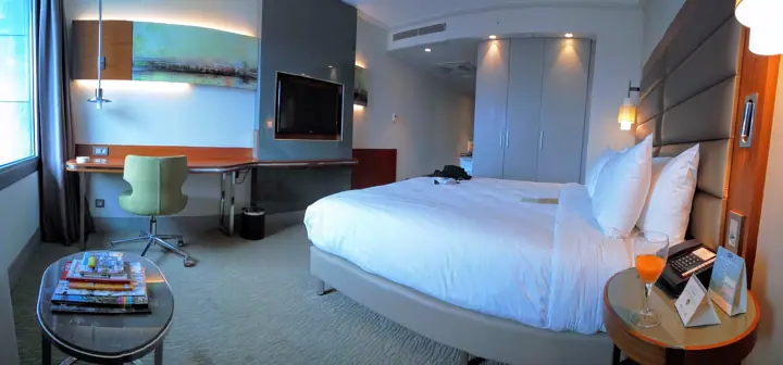 Illustrative photo of a hotel room, not of Ledson Hotel & Centre du Vin