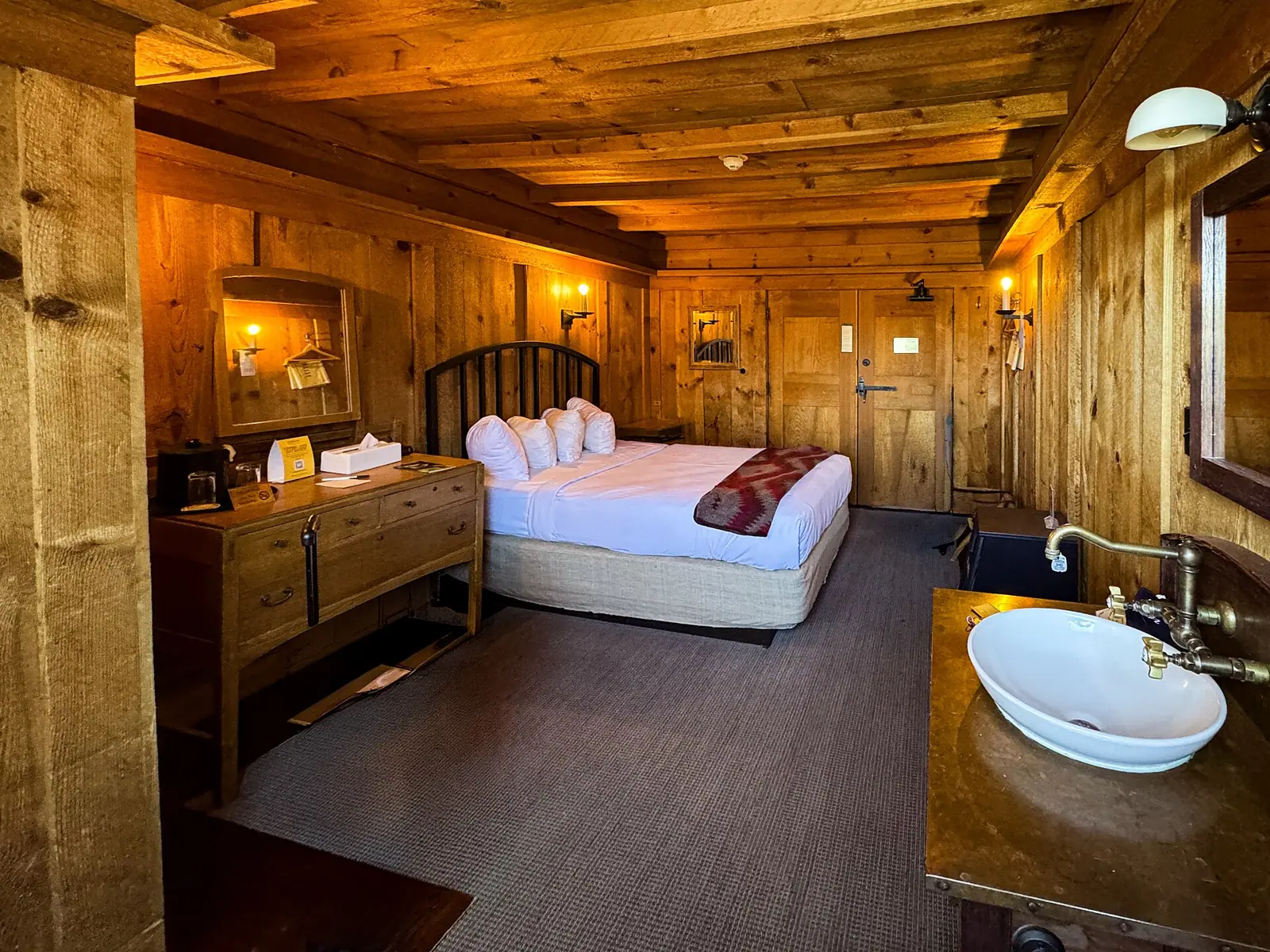 Illustrative photo of a hotel room, not of Kenwood Inn & Spa