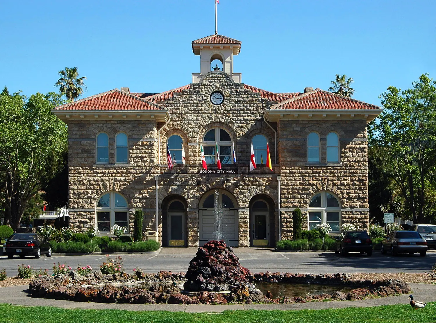 The best things to do in Sonoma Valley: Sonoma City Hall