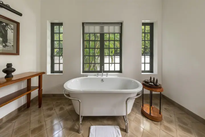 Illustrative photo of a hotel room, not of Olea Hotel