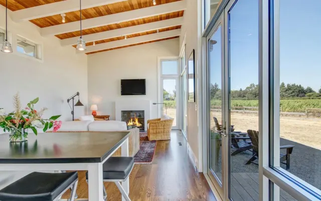 Field House Sonoma, Sonoma