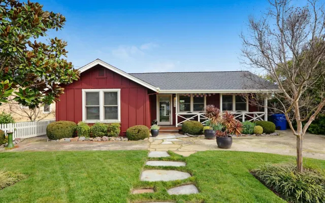 The Red Farmhouse, Sonoma